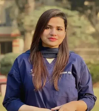 Dr-Anoosha-Adil-female-physiotherapist best female physiotherapist in lahore