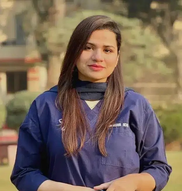 Dr-Anoosha-Adil-female-physiotherapist best female physiotherapist in lahore